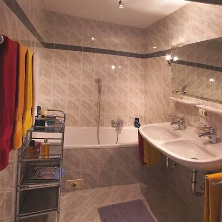 Bergquell Apartment *