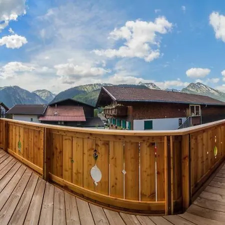 Bergquell Apartment *